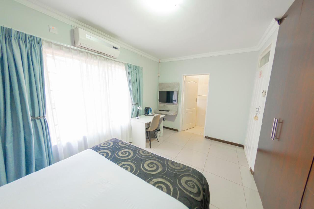 Green Lagoon Guest House Γκαμπορόνε Εξωτερικό φωτογραφία